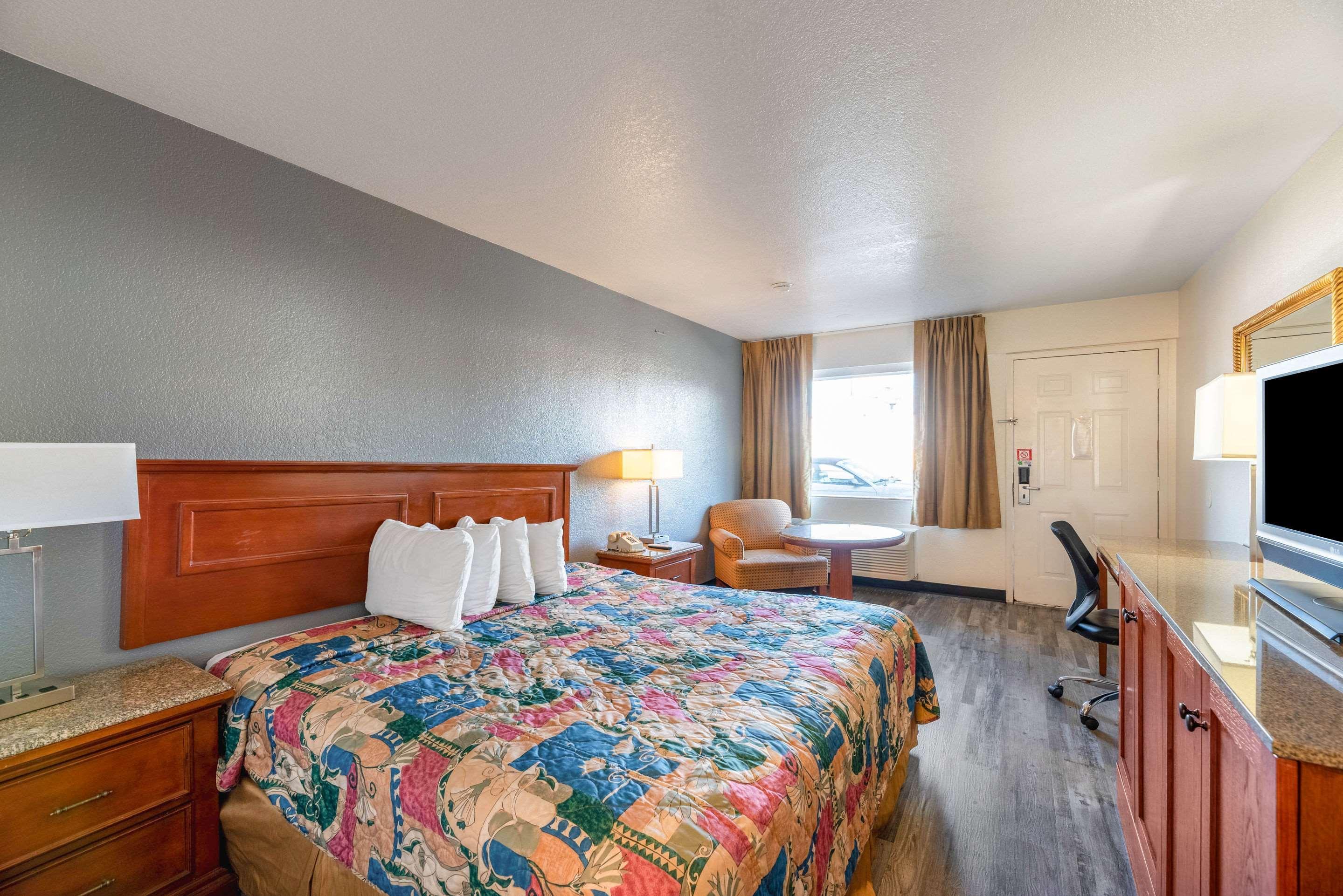 Econo Lodge Phoenix North I-17 Ngoại thất bức ảnh