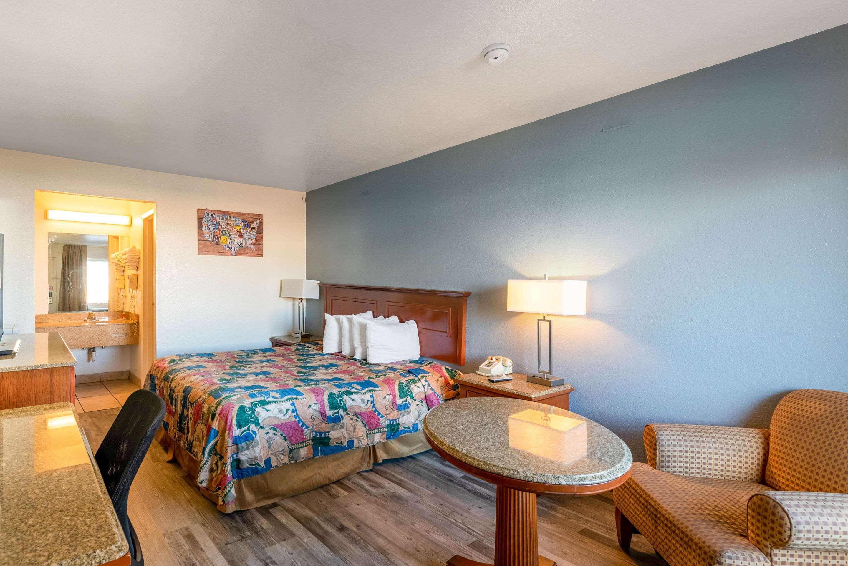Econo Lodge Phoenix North I-17 Ngoại thất bức ảnh