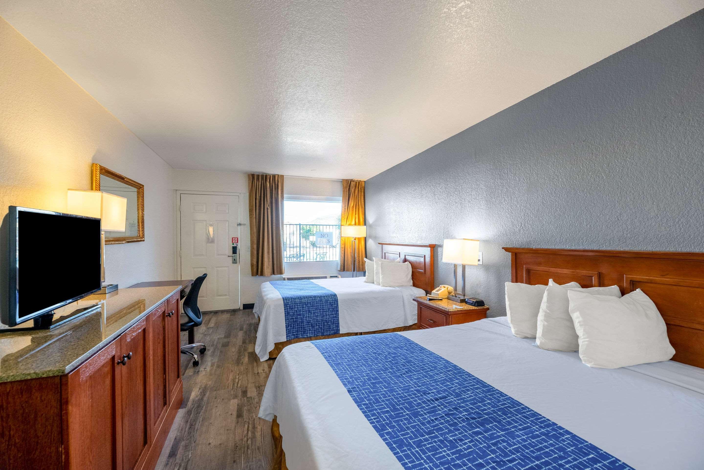 Econo Lodge Phoenix North I-17 Ngoại thất bức ảnh