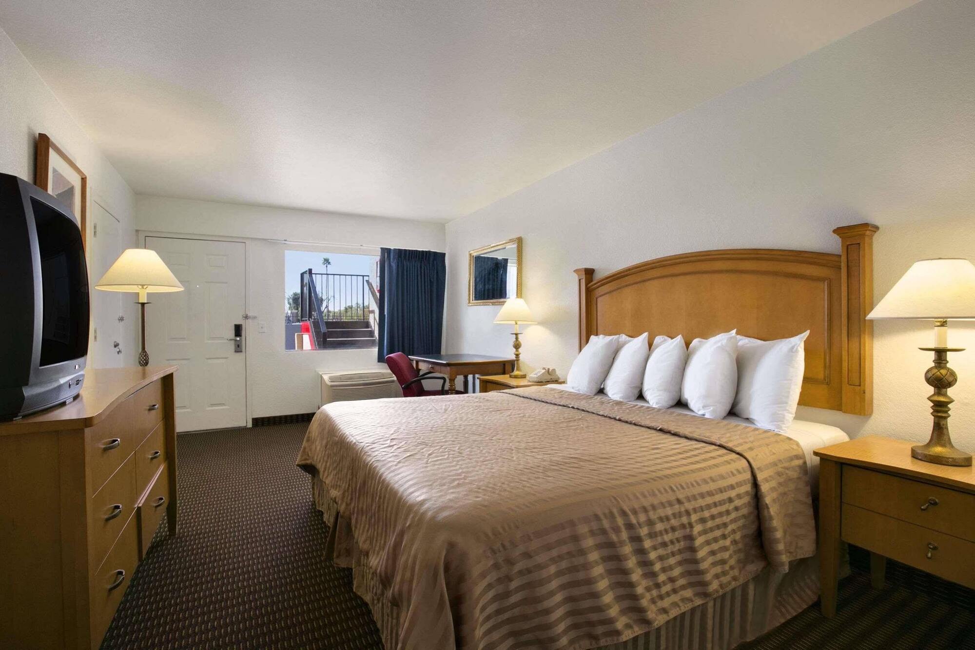 Econo Lodge Phoenix North I-17 Ngoại thất bức ảnh